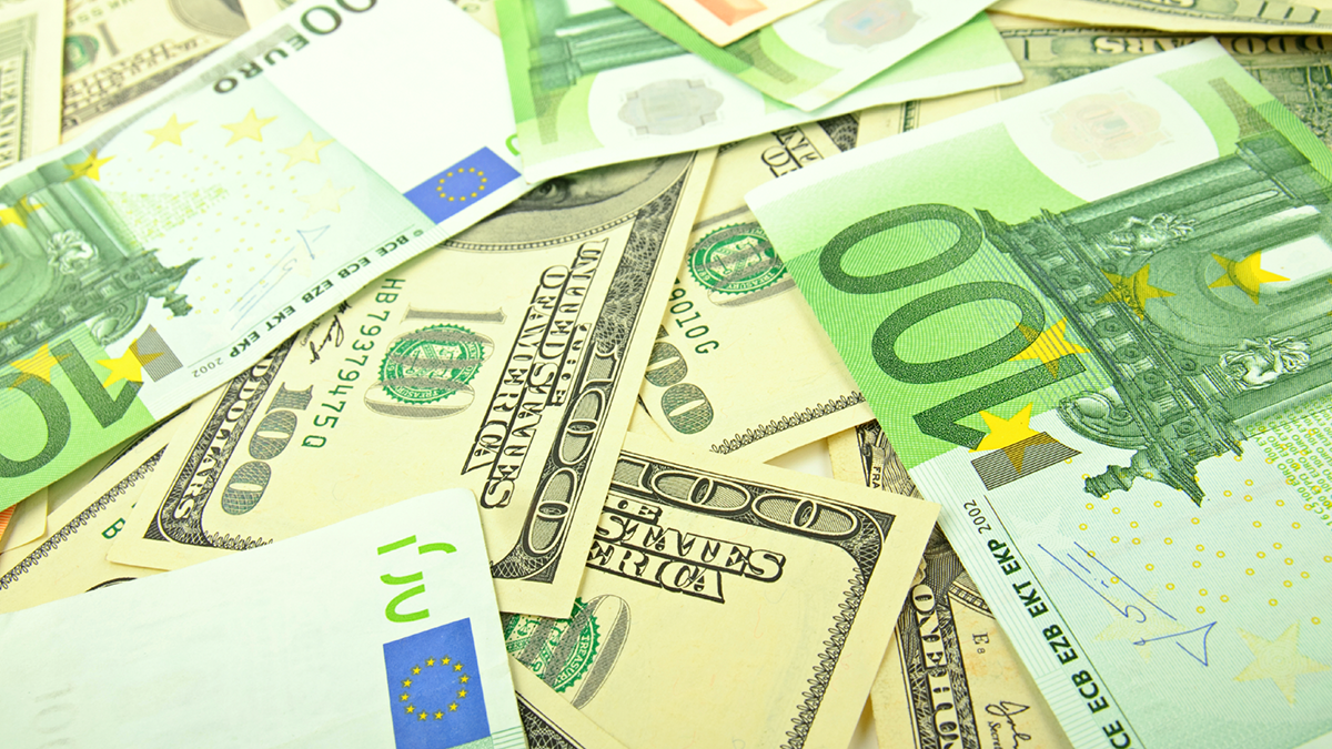 Which are the world’s major reserve currencies?